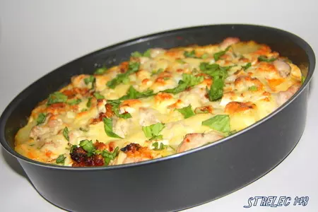 Картофельная запеканка с курицей и вялеными томатами.: шаг 7