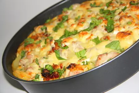 Картофельная запеканка с курицей и вялеными томатами.: шаг 8