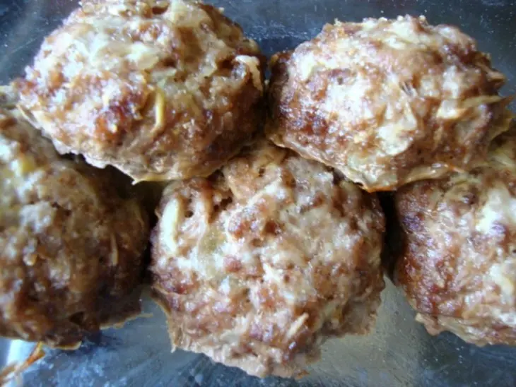 Фрикадельки с сырной начинкой: шаг 8