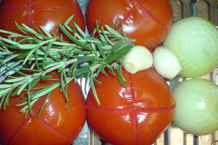 Грудинка говяжья в травках,томлёная с помидорами: шаг 2