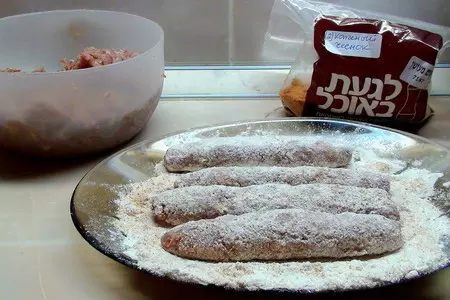Мясные пальчики в ароматной панировке. мясные сигары из рубленого мяса.: шаг 7