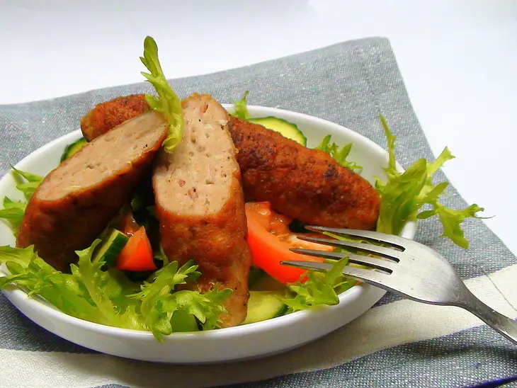 Мясные пальчики в ароматной панировке. мясные сигары из рубленого мяса.: шаг 11
