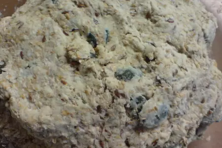 Хлеб домашний ржаной на йогурте с зёрнышками: шаг 5