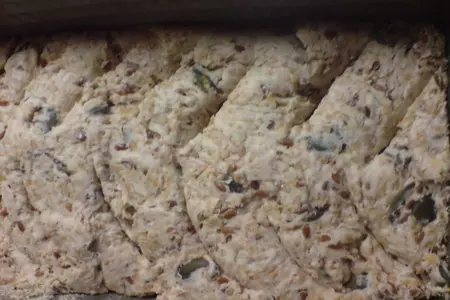 Хлеб домашний ржаной на йогурте с зёрнышками: шаг 7