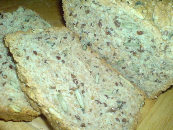 Хлеб домашний ржаной на йогурте с зёрнышками: шаг 9