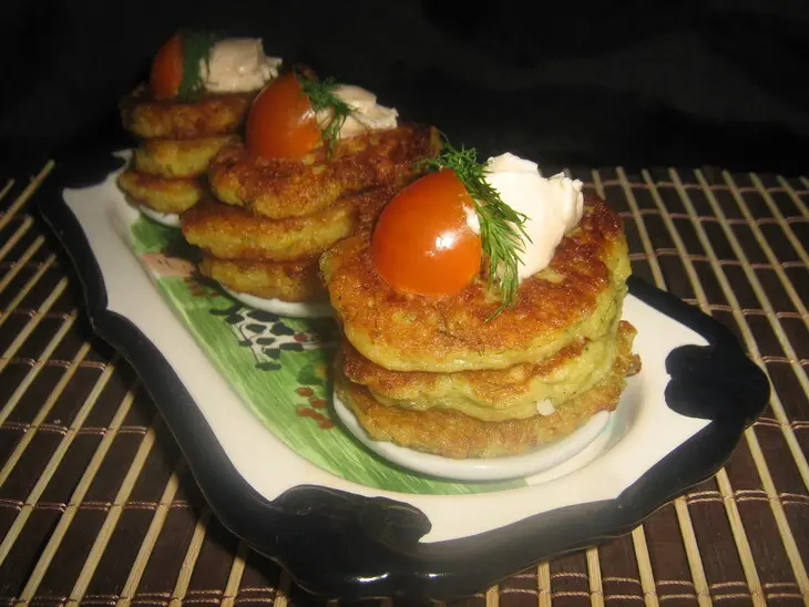 Картофельно-яблочные оладьи закусочные.: шаг 3