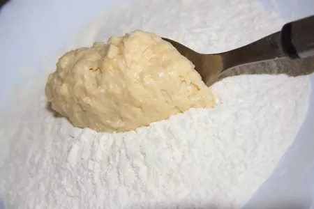 Сырники-пышки с яблоком и арахисовым маслом.: шаг 1