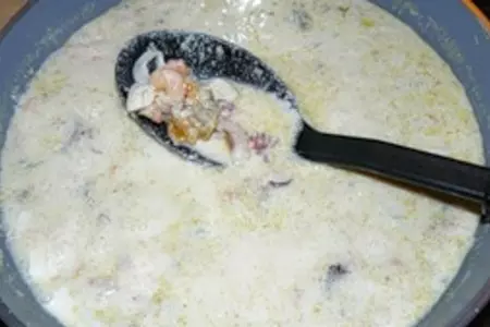 Спагетти с морским коктейлем в сливочном соусе.: шаг 4