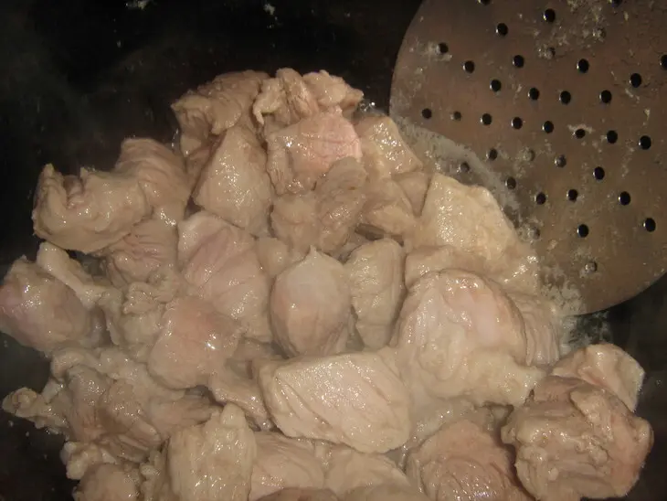 Мясо тушёное с картошкой.: шаг 1