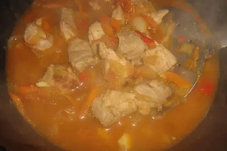 Мясо тушёное с картошкой.: шаг 6