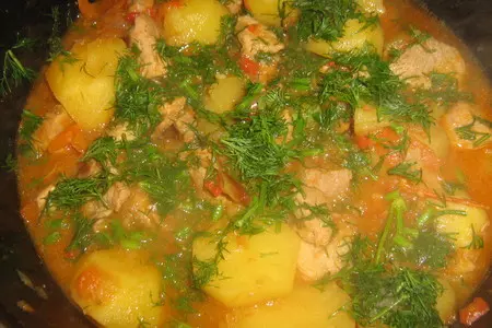Мясо тушёное с картошкой.: шаг 8