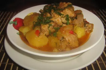 Мясо тушёное с картошкой.: шаг 9