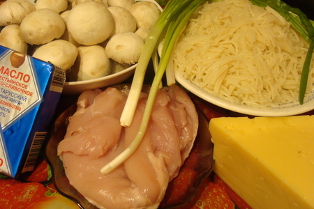 Запеканка макаронная с грибами, куриным филе в сырном соусе.: шаг 1