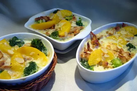 Рисовая запеканка с курицей, брокколи и персиками: шаг 5