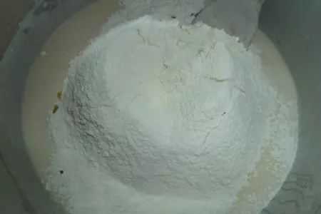 Пирожки - кальцоне супер-мини с сыром и орехами ( + немного с иной начинкой)): шаг 3