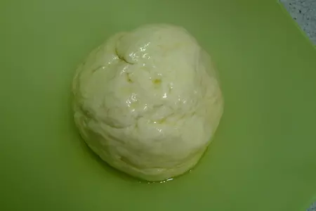 Пирожки - кальцоне супер-мини с сыром и орехами ( + немного с иной начинкой)): шаг 4