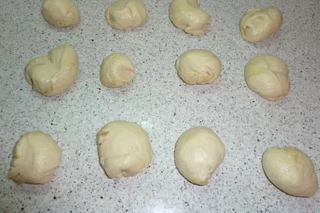 Пирожки - кальцоне супер-мини с сыром и орехами ( + немного с иной начинкой)): шаг 10