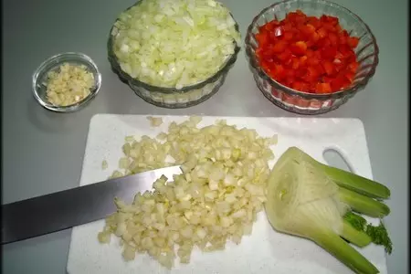 Митлоф (мясной хлеб) с паприкой и двумя соусами.: шаг 3