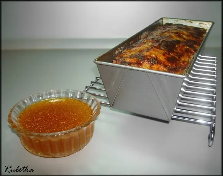 Митлоф (мясной хлеб) с паприкой и двумя соусами.: шаг 13