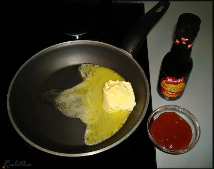 Митлоф (мясной хлеб) с паприкой и двумя соусами.: шаг 15