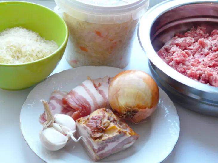 Запеканка из мясного фарша и квашеной капусты.: шаг 1