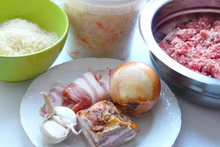 Запеканка из мясного фарша и квашеной капусты.: шаг 1
