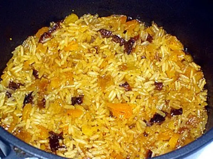 Рисовая запеканка с сухофруктами: шаг 3