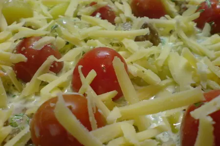 Запеканка с куриными фрикадельками,картофелем и помидорками: шаг 7