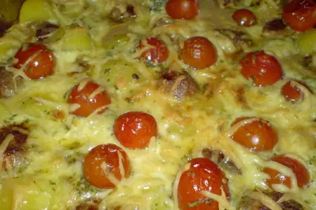 Запеканка с куриными фрикадельками,картофелем и помидорками: шаг 8