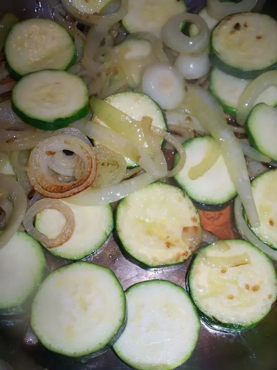 Запеканка картофельная с рыбой и цукини.: шаг 6