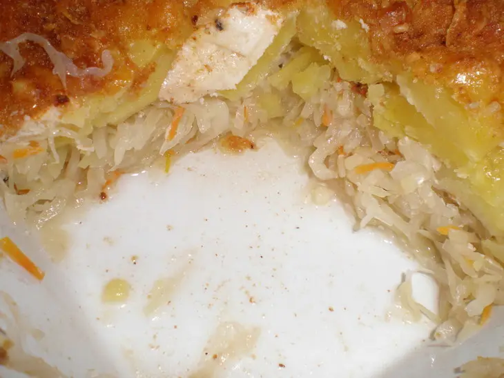 Запеканка из квашеной капусты с курицей и картофелем: шаг 9