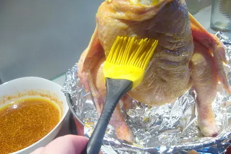Пивная курочка на насесте (запеченная в  форме гугльхупф): шаг 5