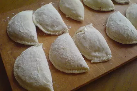 Жареные пирожки с творогом и мятой: шаг 8
