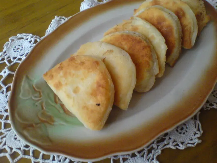 Жареные пирожки с творогом и мятой: шаг 11