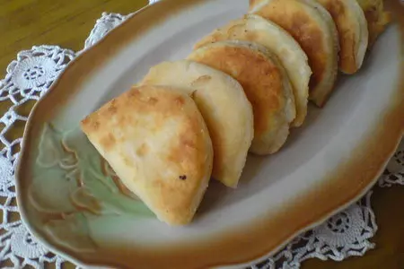 Жареные пирожки с творогом и мятой: шаг 11