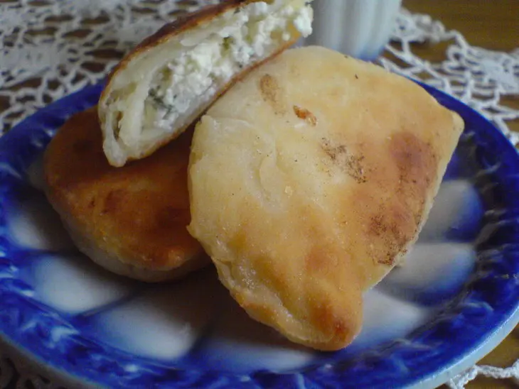 Жареные пирожки с творогом и мятой: шаг 13