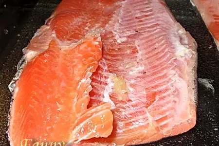 Паровая форель с соусом из укропа и огурцов: шаг 1