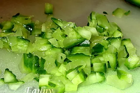Паровая форель с соусом из укропа и огурцов: шаг 2