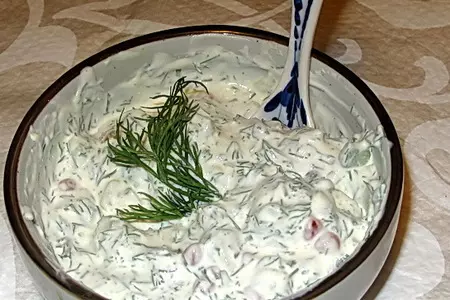 Паровая форель с соусом из укропа и огурцов: шаг 4
