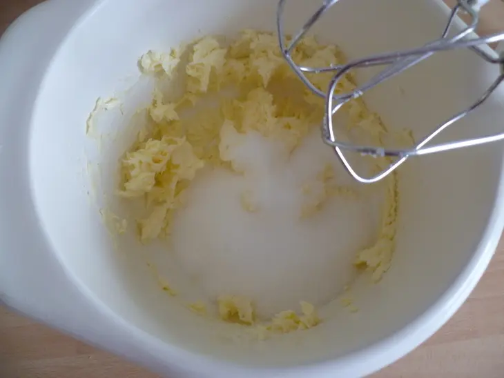 Торт с ананасами"вкусняшка": шаг 3