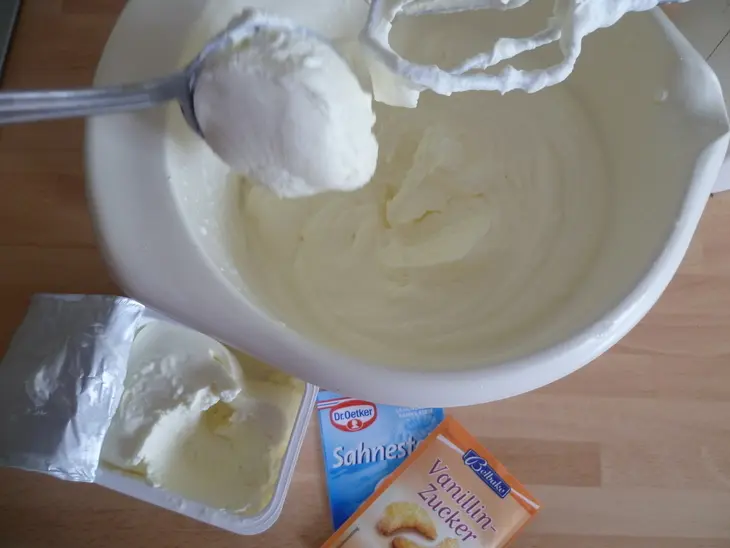 Торт с ананасами"вкусняшка": шаг 16