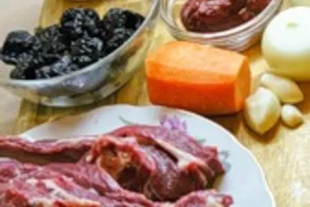 Бараньи ребрышки с черносливом.: шаг 1