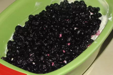 Творожная запеканка с черникой: шаг 4