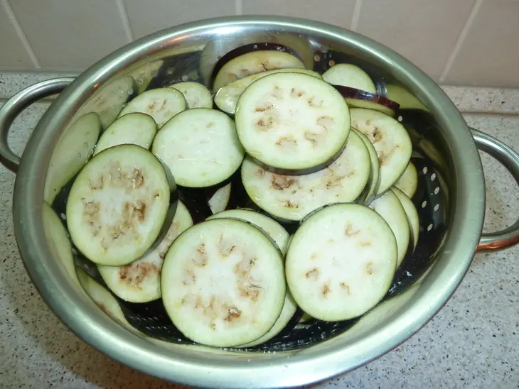 Запеканка мясная с баклажанами и рисом: шаг 1