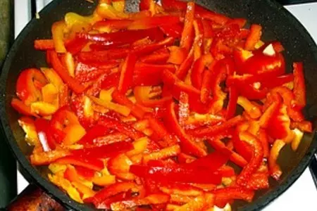 Гуляш с тминными пышками: шаг 4