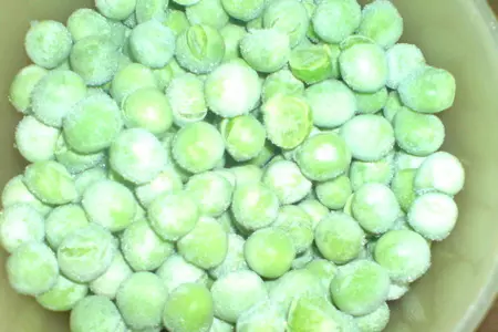 Салат из риса, зелёного горошка и жареной говядины: шаг 3