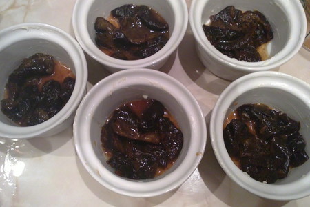 Шоколадное суфле с черносливом: шаг 3