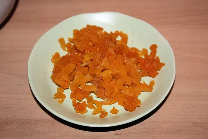 Пирожные с курагой и ореховым слоем: шаг 2
