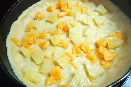 Песочный пирог с творожным кремом, орехами и фруктами. "давно не виделись!!!"))): шаг 5