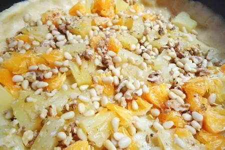 Песочный пирог с творожным кремом, орехами и фруктами. "давно не виделись!!!"))): шаг 6